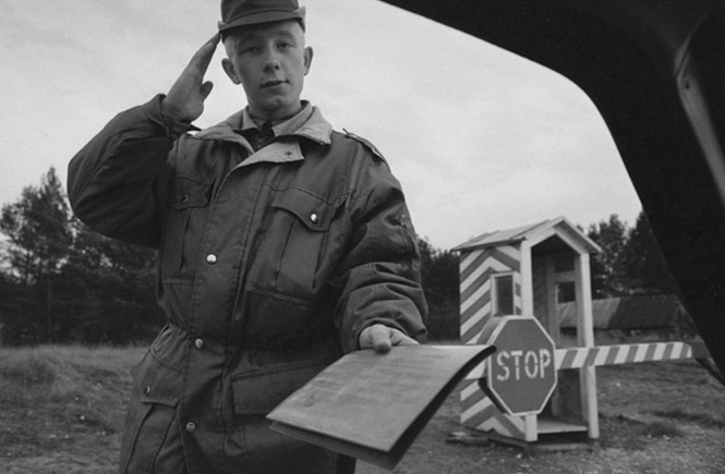 На всей границе Эстонии началась проверка документов