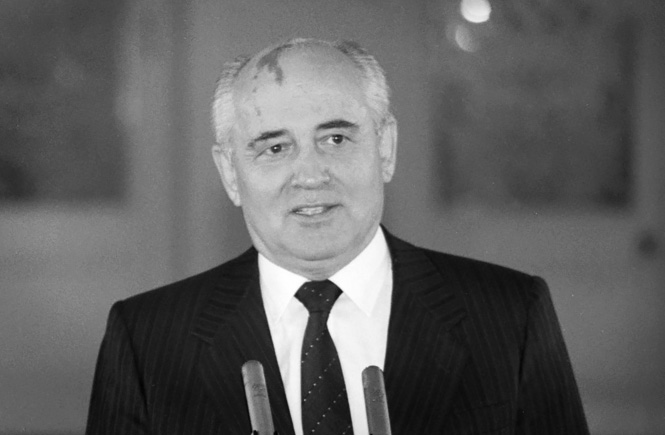 Михаил горбачев. Михаил горбачев 1990. Горбачев. Михаил горбачев. Осудить горбачева.