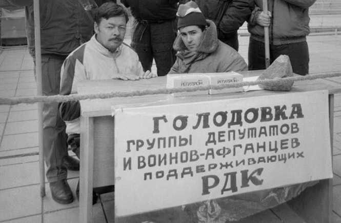 К голодающим депутатам в Крыму присоединяются кадеты