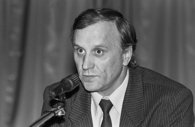 Геннадий Бурбулис в интервью "Интерфаксу": "Ельцин не боролся за власть с Горбачевым, это всего лишь устойчивый миф"