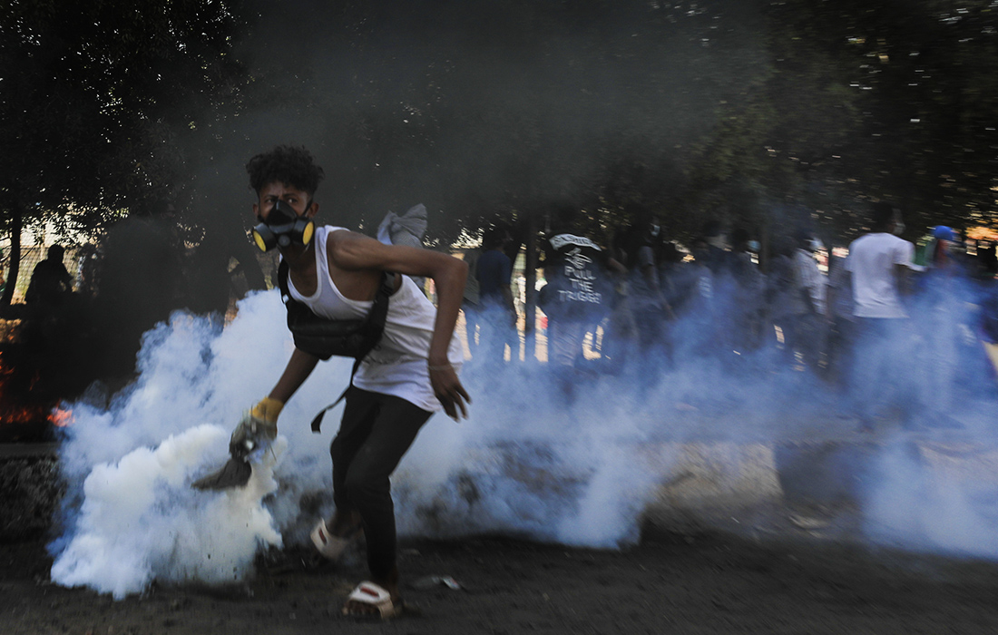 Суданцы протестуют против военного переворота в Хартуме