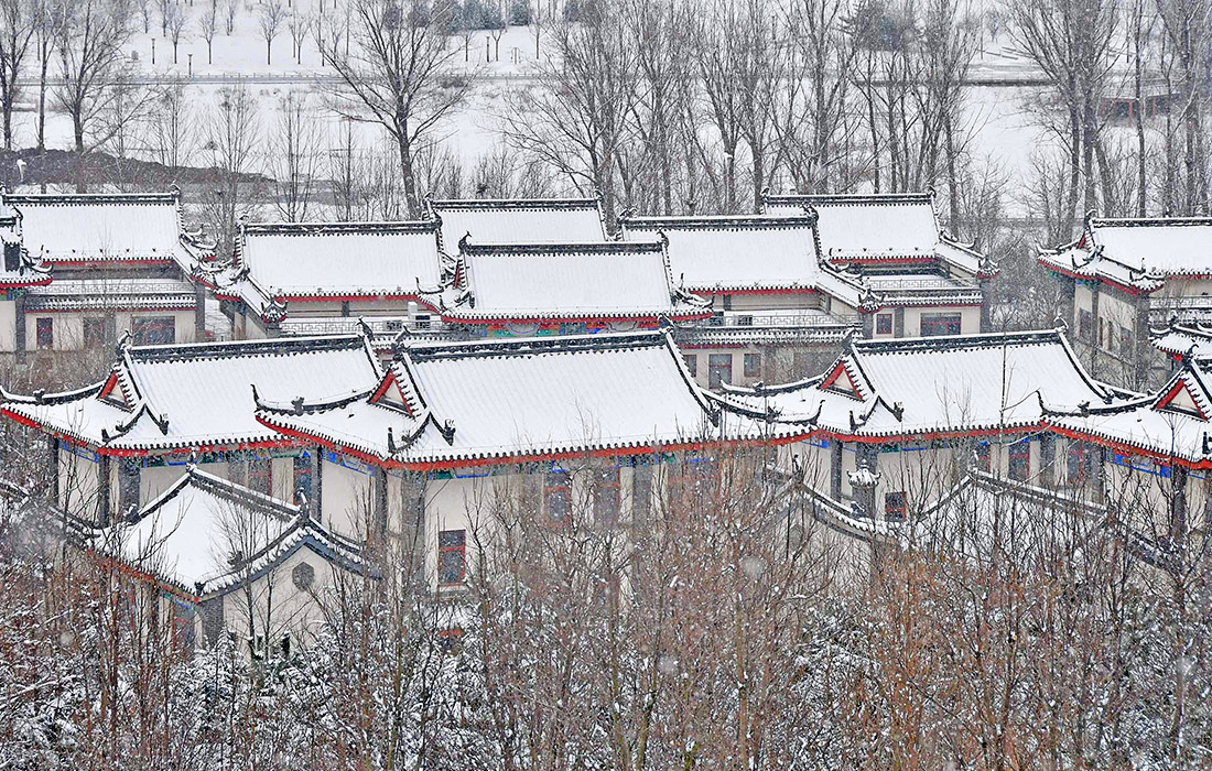 Сильные снегопады в китайском городе Яньтай