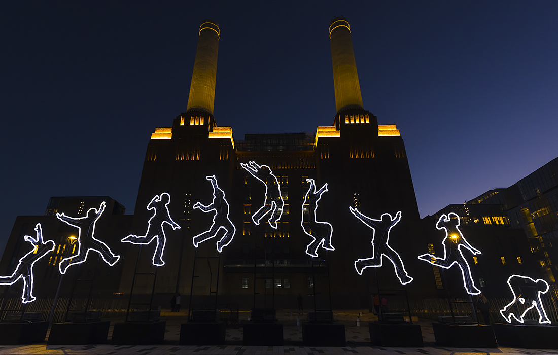 Световое шоу "Battersea Powerstation" в Лондоне