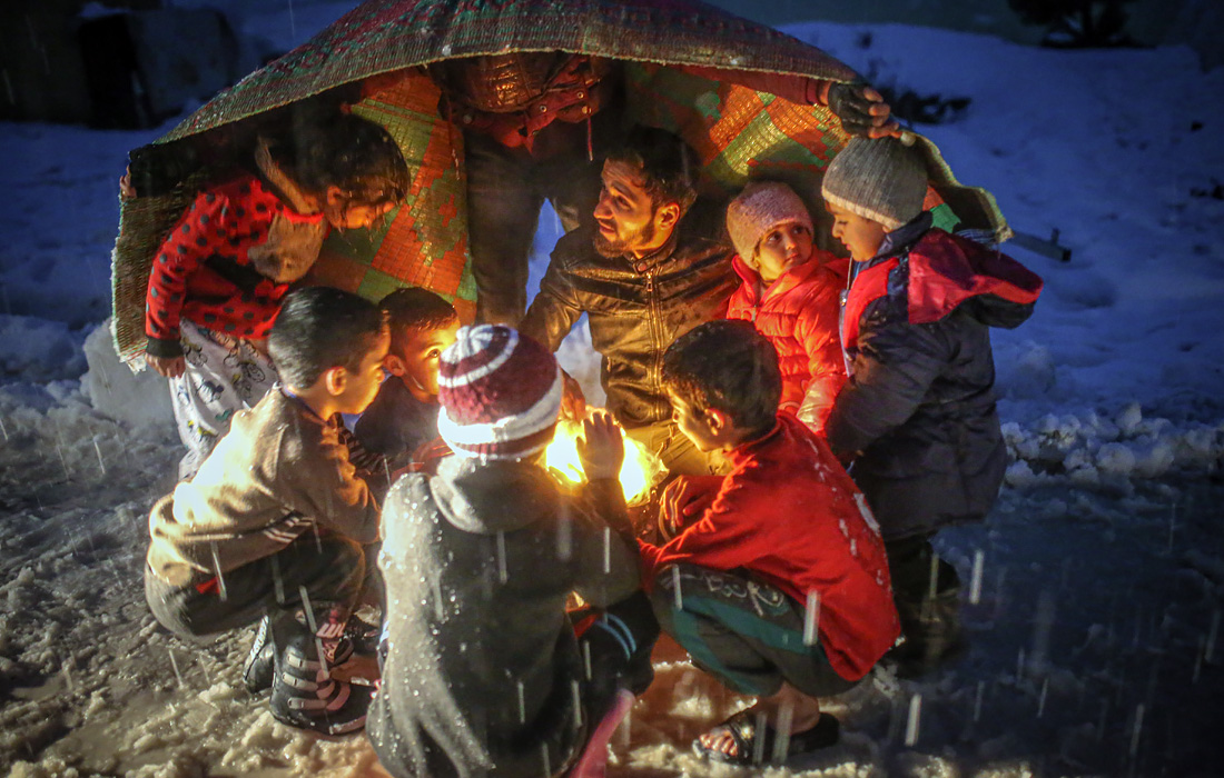 Сильные морозы обрушились на лагерь сирийских беженцев в Идлибе