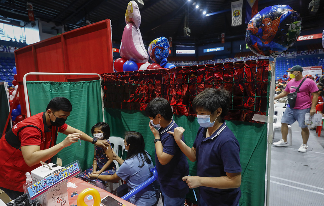 Создана праздничная атмосфера для вакцинации детей от 5 до 11 лет в городе Сан-Хуан, Филиппины