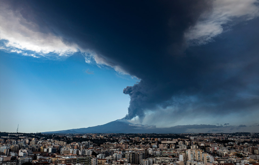 На Сицилии вновь начал извергаться вулкан Этна