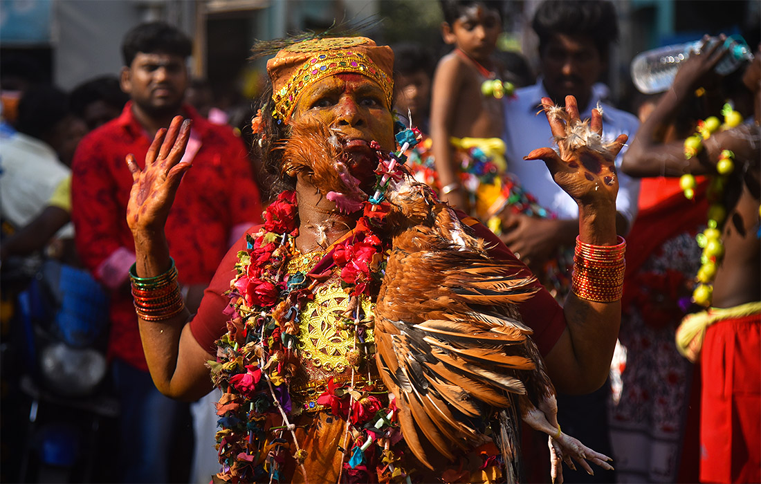 Приготовление к фестивалю Майана Колаи в Индии