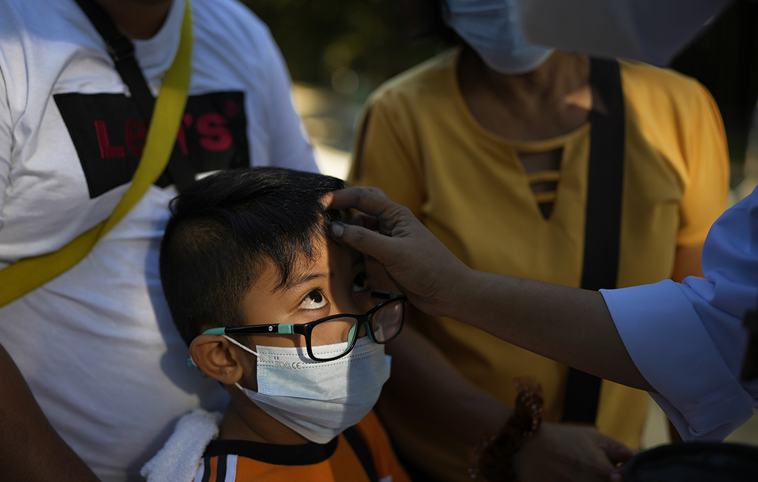 2 марта. Миллионы филиппинцев собрались в церквях в честь Пепельной среды после двухлетнего запрета из-за пандемии COVID-19.