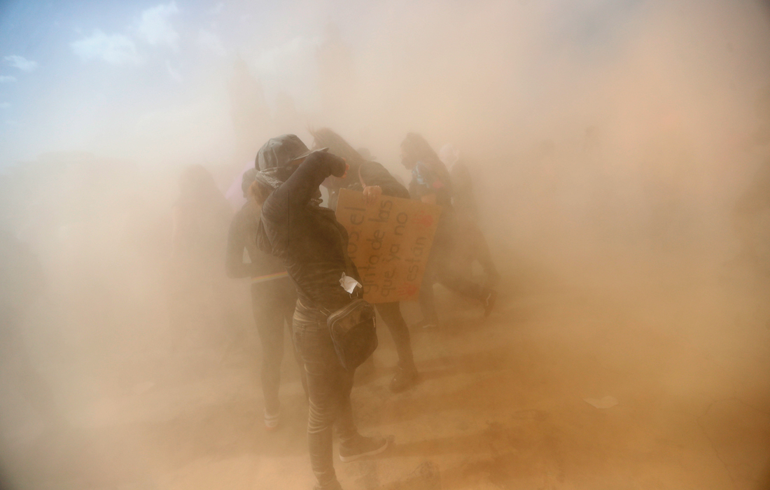 В Мехико на марше против насилия в отношении женщин произошли столкновения