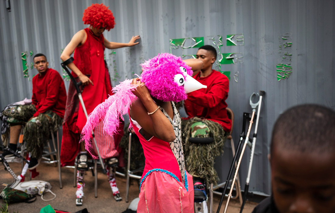 Жители Йоханнесбурга готовятся к карнавалу, посвященному Дню прав человека