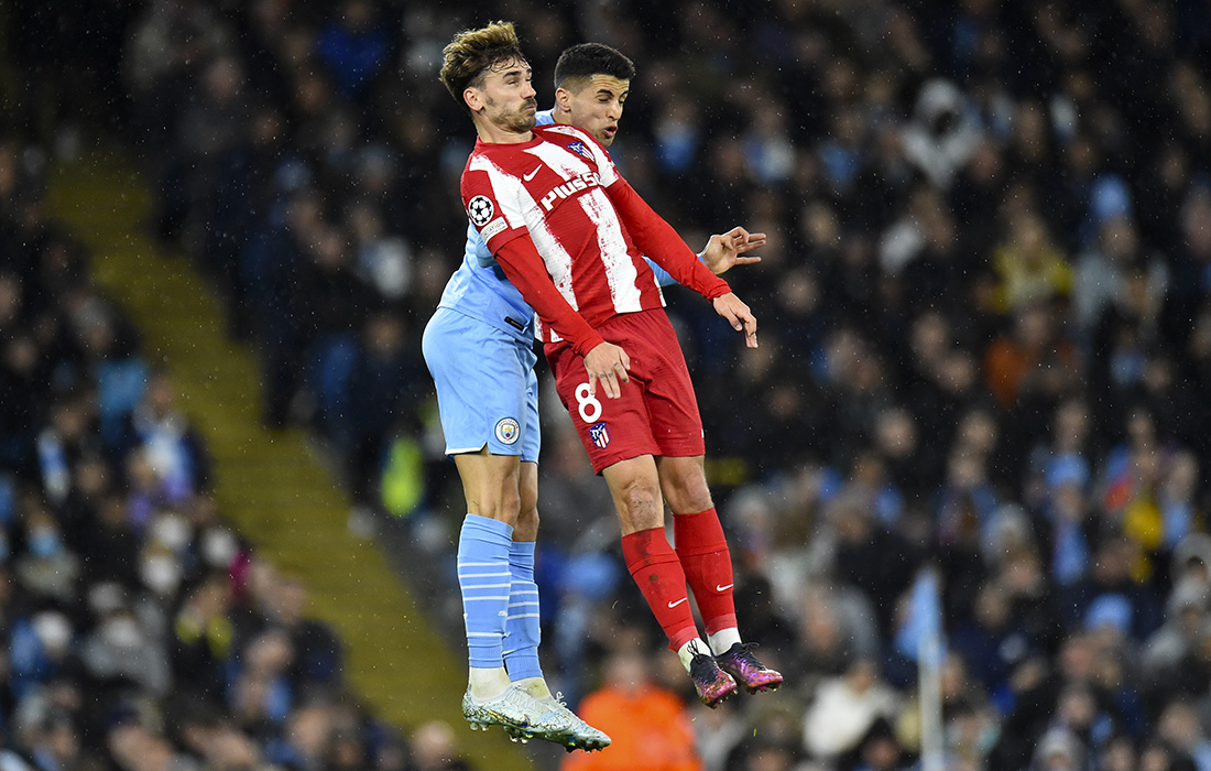 Атлетико Мадрид и Манчестер Сити во время четвертьфинала Лиги чемпионов УЕФА