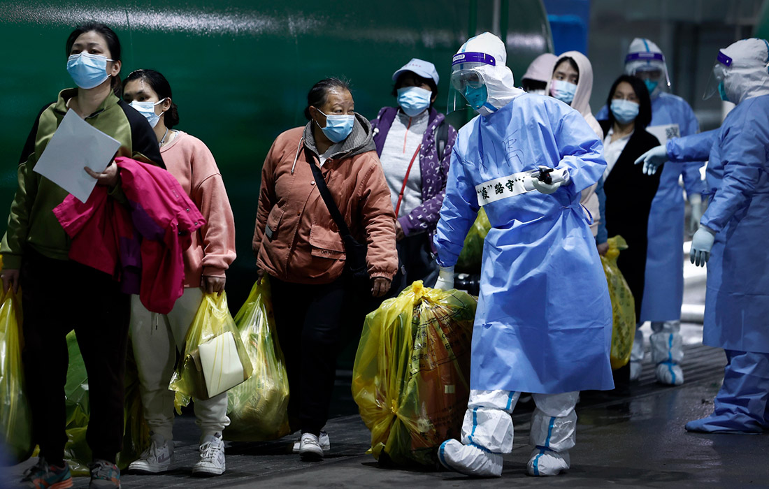 14 апреля. В Шанхае из-под медицинского наблюдения по COVID выпустили около 6 тыс. человек.