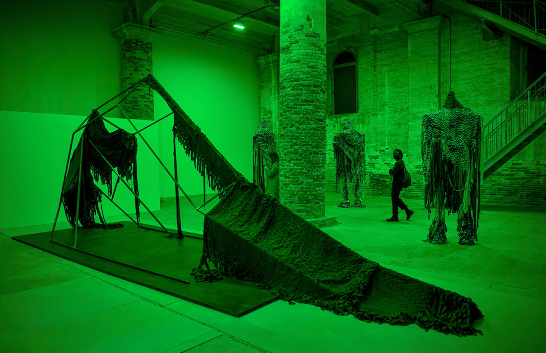 Инсталляция художницы из Демократической Республики Конго