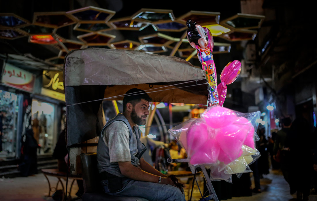 Уличный продавец в Идлибе, Сирия