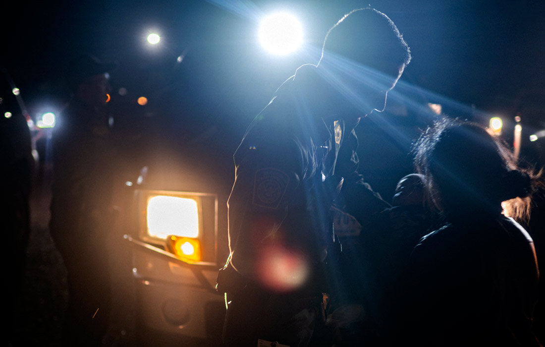 На границе американского штата Техас растет число нелегальных мигрантов