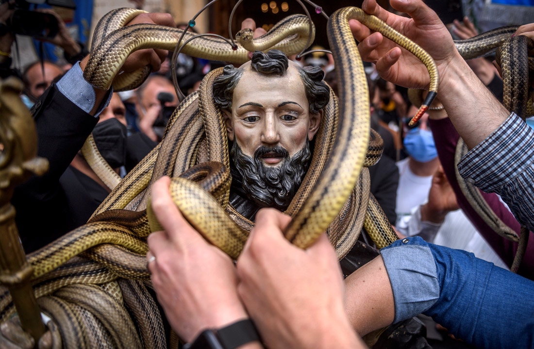 Фестиваль змей в Кокулло, Италия
