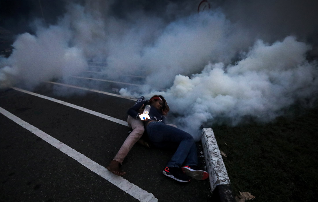 Для пресечения беспорядков полиции пришлось применить слезоточивый газ и водометы