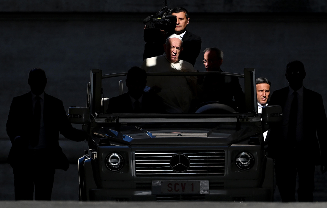 Общая аудиенция папы Франциска на площади Святого Петра в Ватикане