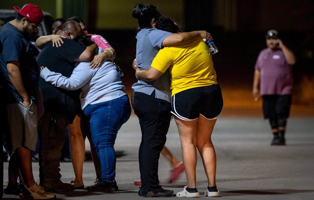 В результате стрельбы в начальной школе на юге Техаса погибли 18 детей и трое взрослых