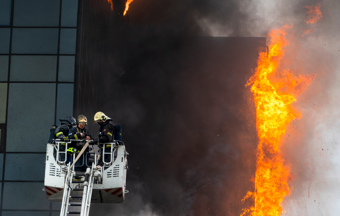 Пожар в бизнес-центре "Гранд Сетунь плаза" в Москве