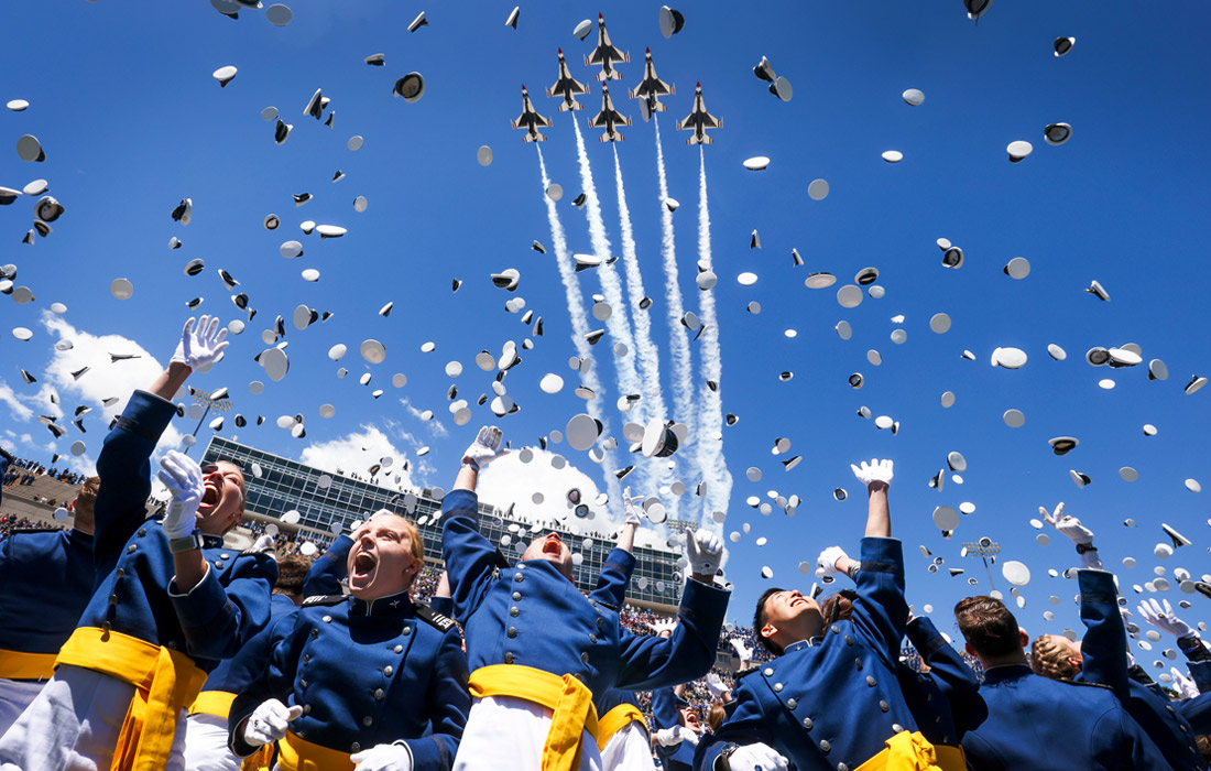 Церемония выпуска в Военно-воздушной академии США в Колорадо-Спрингс