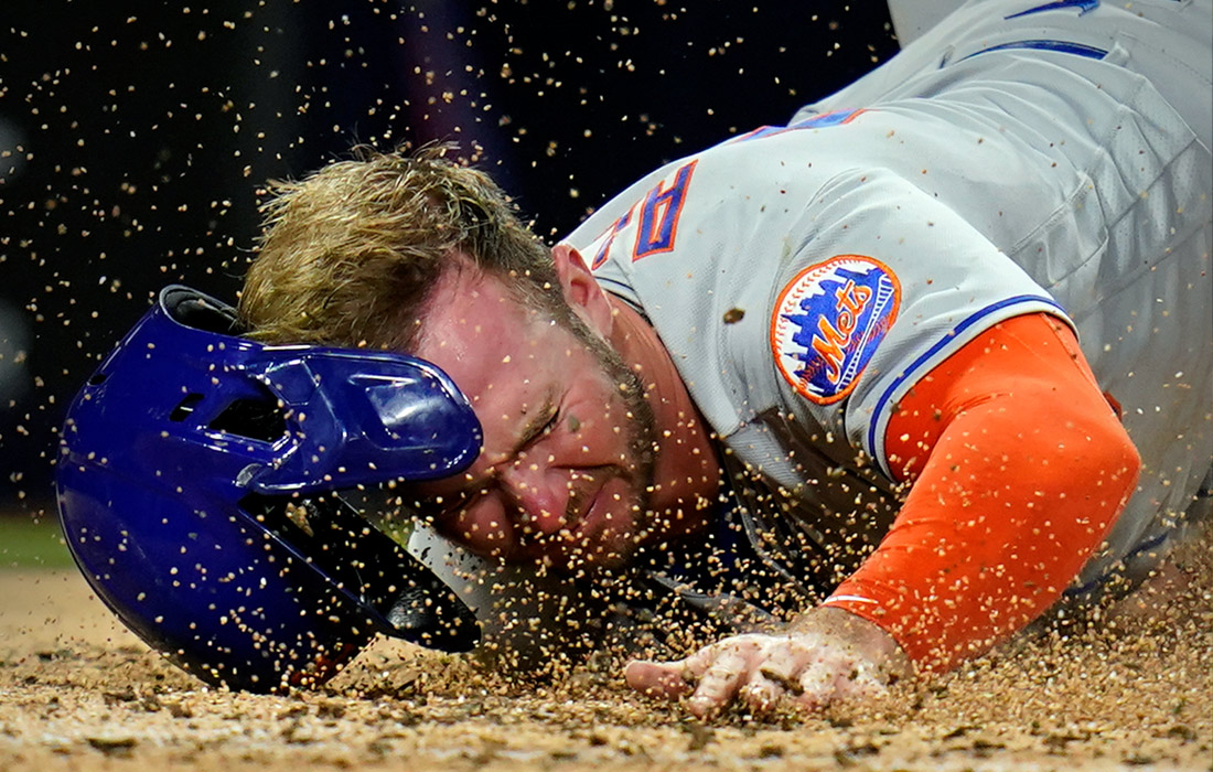 Во время бейсбольного матча "Нью-Йорк Метс" против "Сан-Диего Падрес"