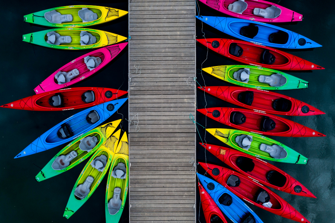 Каяки на озере Солина в Польше