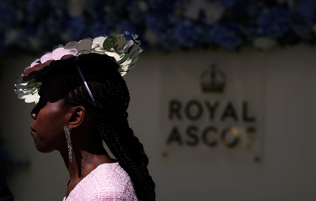 В британском графстве Беркшир стартовали знаменитые скачки Royal Ascot