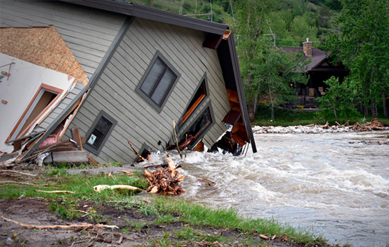 Разлив реки Йеллоустоун в Монтане