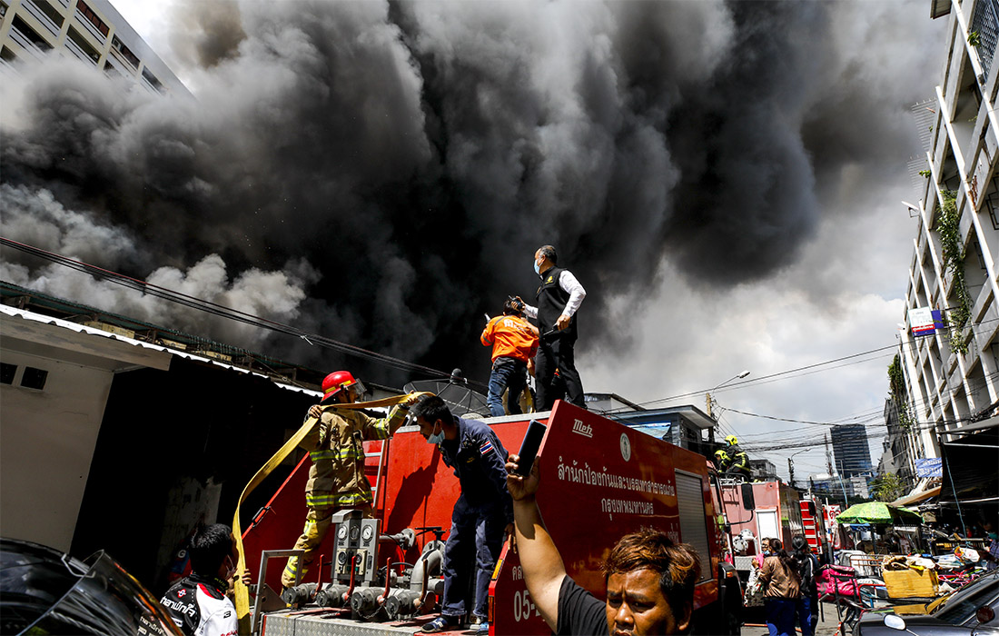 Пожар произошел в центре Бангкока: пострадали около десяти зданий