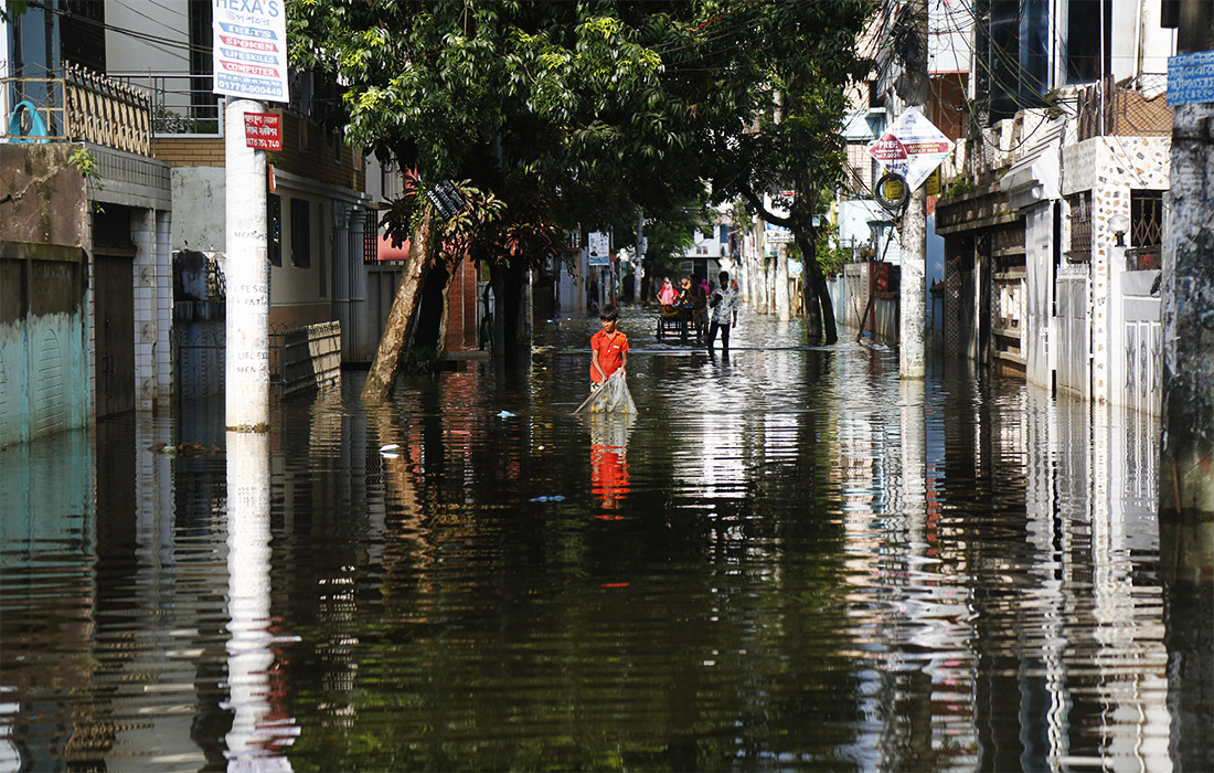 Бангладеш также затопило