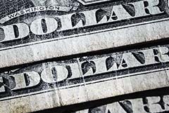 Рубль вырос к доллару и евро на фоне внешнего позитива и перед пиком налогового периода