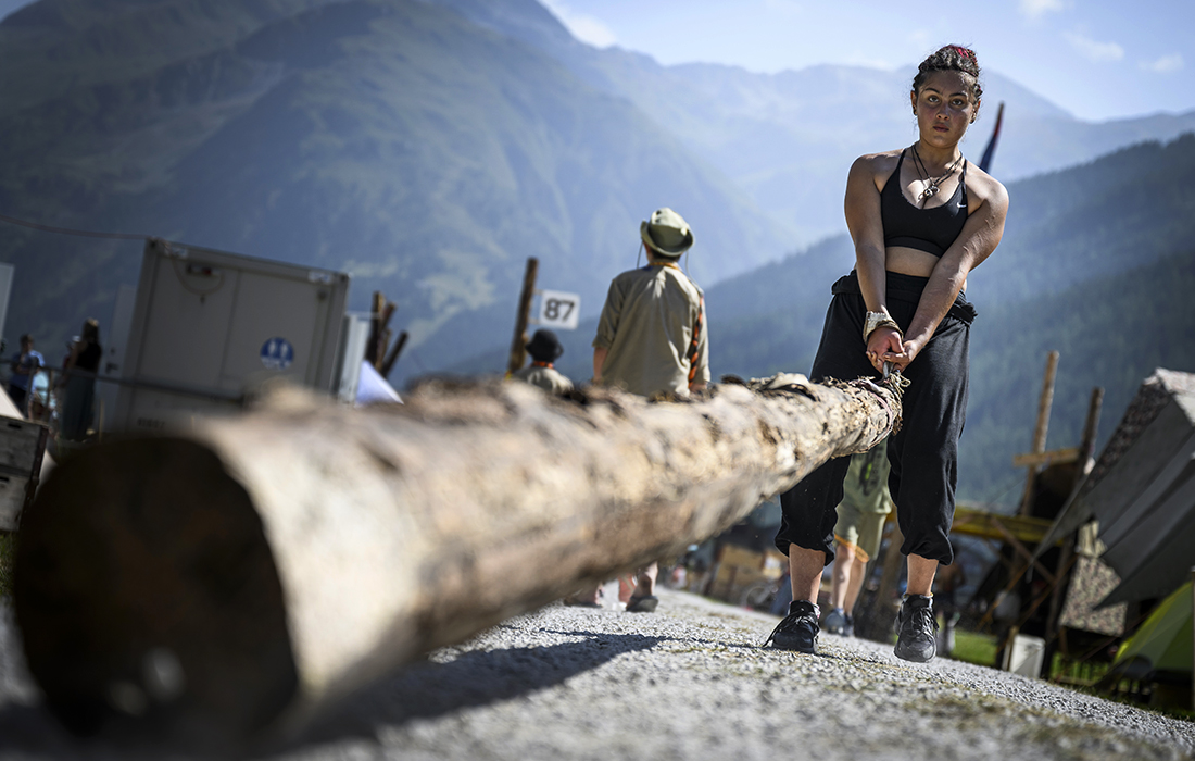В долине Гомс стартовал скаутский лагерь. Это мероприятие проходит каждые 14 лет и собирает около 30 000 скаутов со всей Швейцарии в течение двух недель.