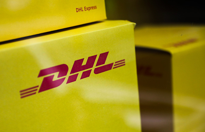 DHL приостановит доставку по России с 1 сентября