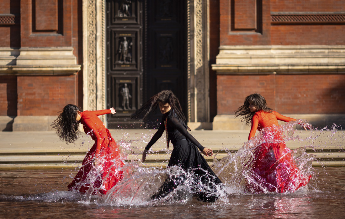 В Лондоне открылась арт-инсталляция Османа Юсефзады