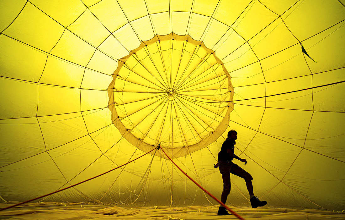 Подготовка к Бристольскому международному фестивалю воздушных шаров