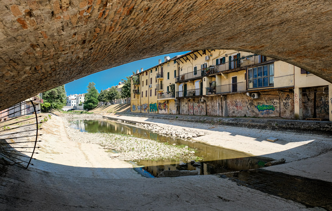 В пяти областях Италии объявили чрезвычайную ситуацию