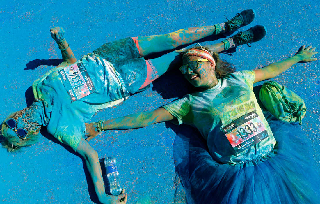 В это воскресенье в Каугури (Латвия) прошел "Красочный забег"