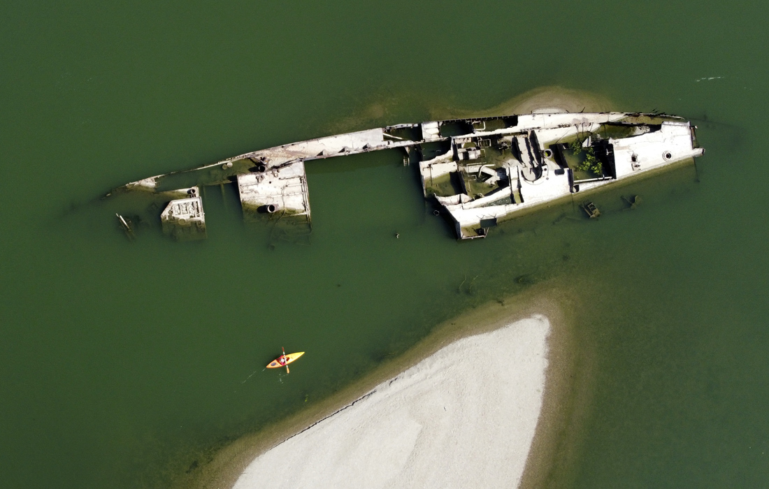 Низкий уровень воды в реке Дунай из-за сильной засухи в Сербии