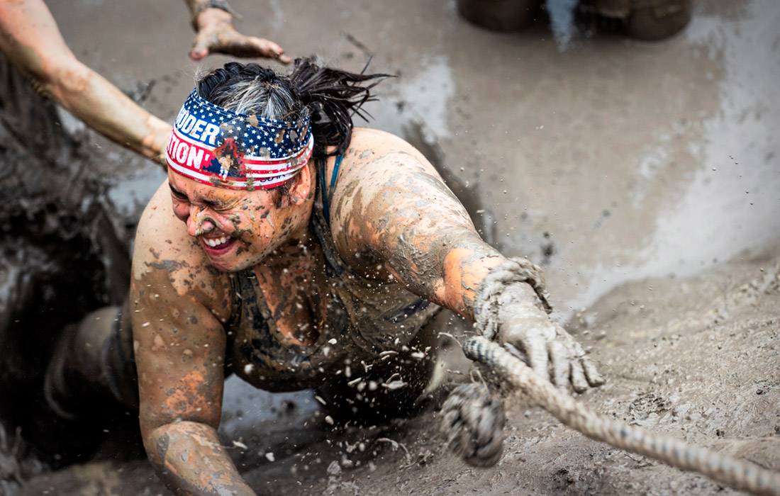 В Калифорнии прошли спортивные соревнования на выносливость Tough Mudder