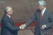 Михаил Горбачев и Борис Ельцин во время встречи в "Белом доме". Август 1991 года.
