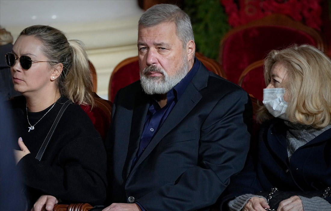 Проводить бывшего президента СССР в последний путь приходят известные политики, журналисты, актеры и общественные деятели