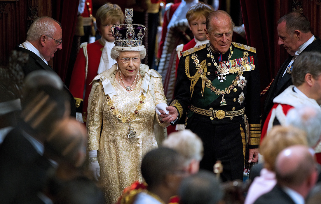 Елизавета II и принц Филипп в Палате лордов. 2010 год.