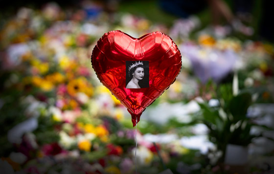 Британия скорбит по Елизавете II