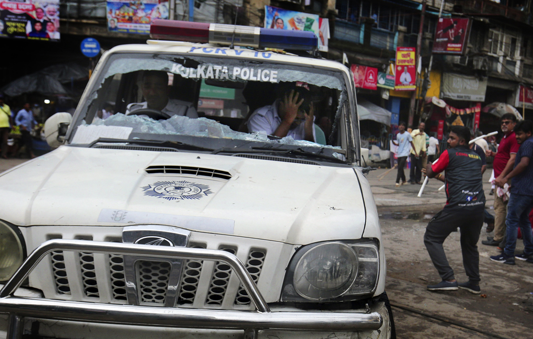 Активисты протестуют против правительства Западной Бенгалии в Калькутте