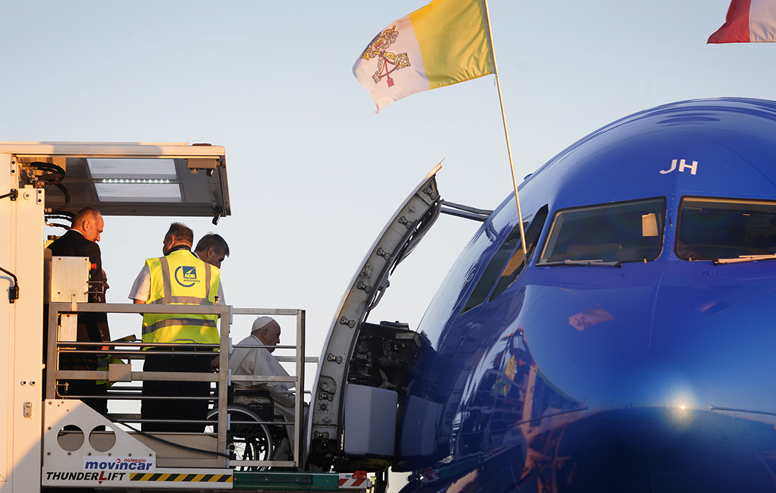 Папа Римский Франциск отправился с апостольским визитом в Казахстан