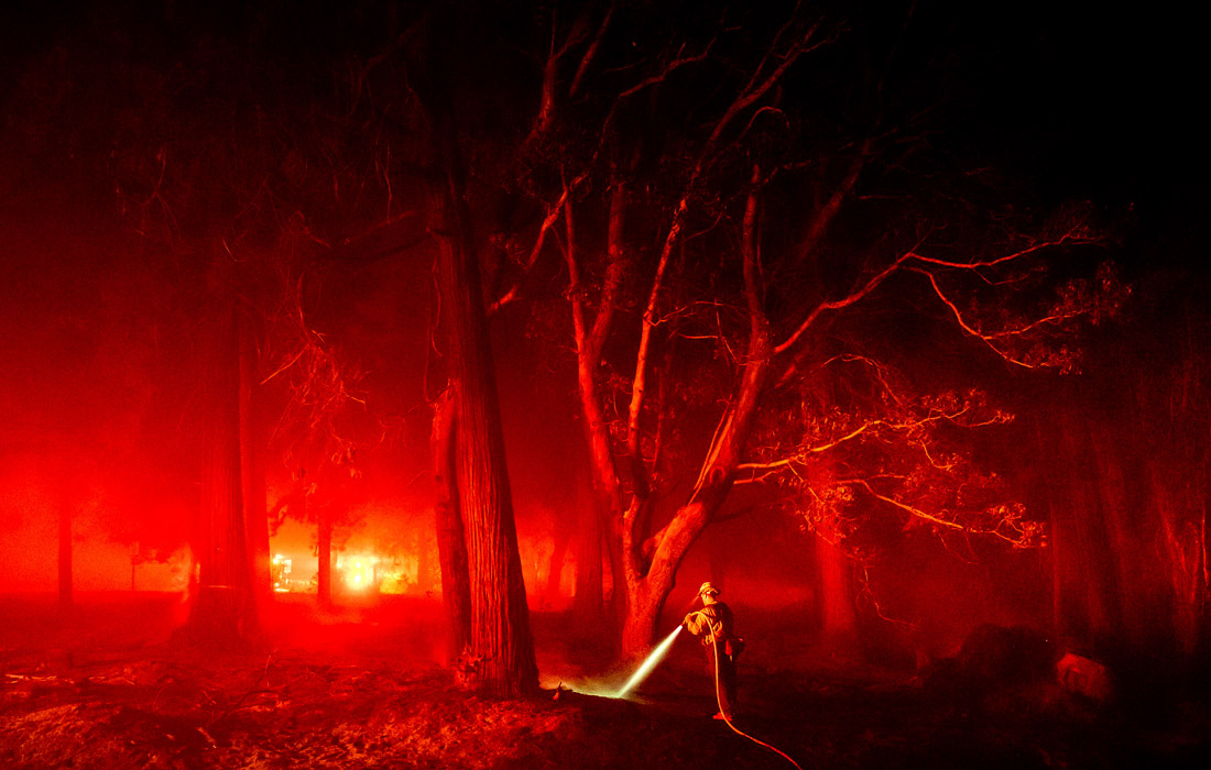 Продолжается тушение лесных пожаров в Калифорнии