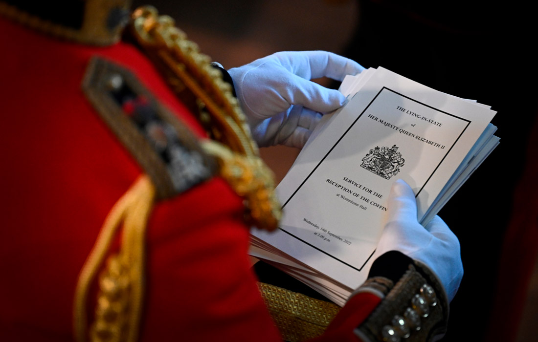 В общей сложности около 500 высокопоставленных официальных лиц со всего мира посетят похороны