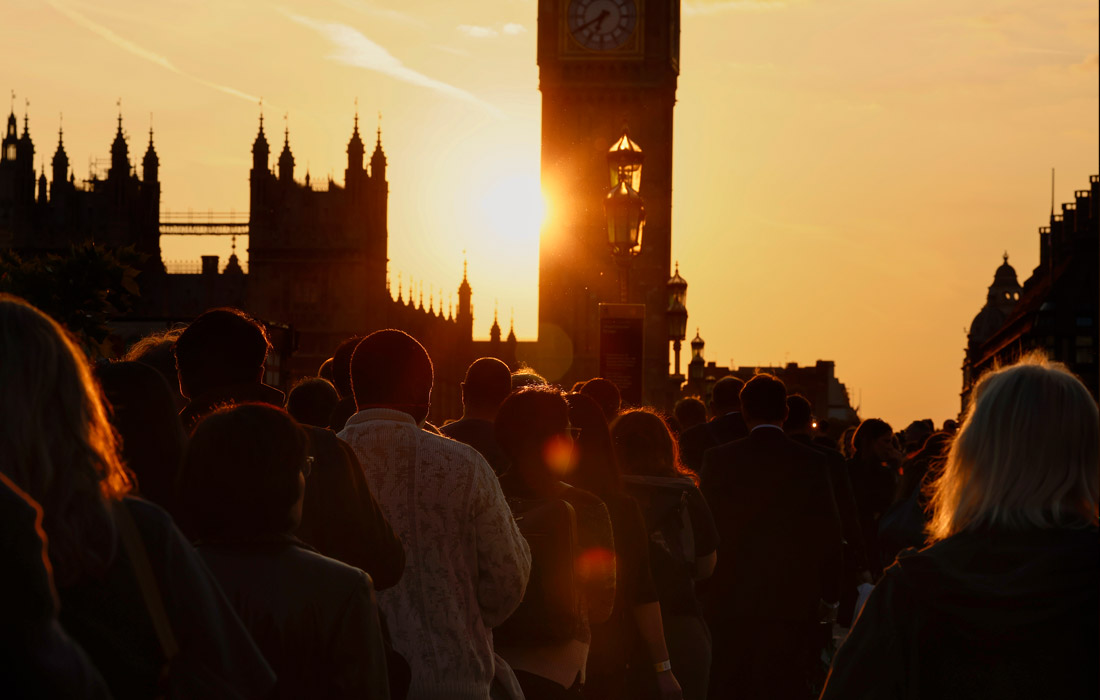 В Лондоне растянулись внушительные очереди из людей, которые желают проститься с королевой