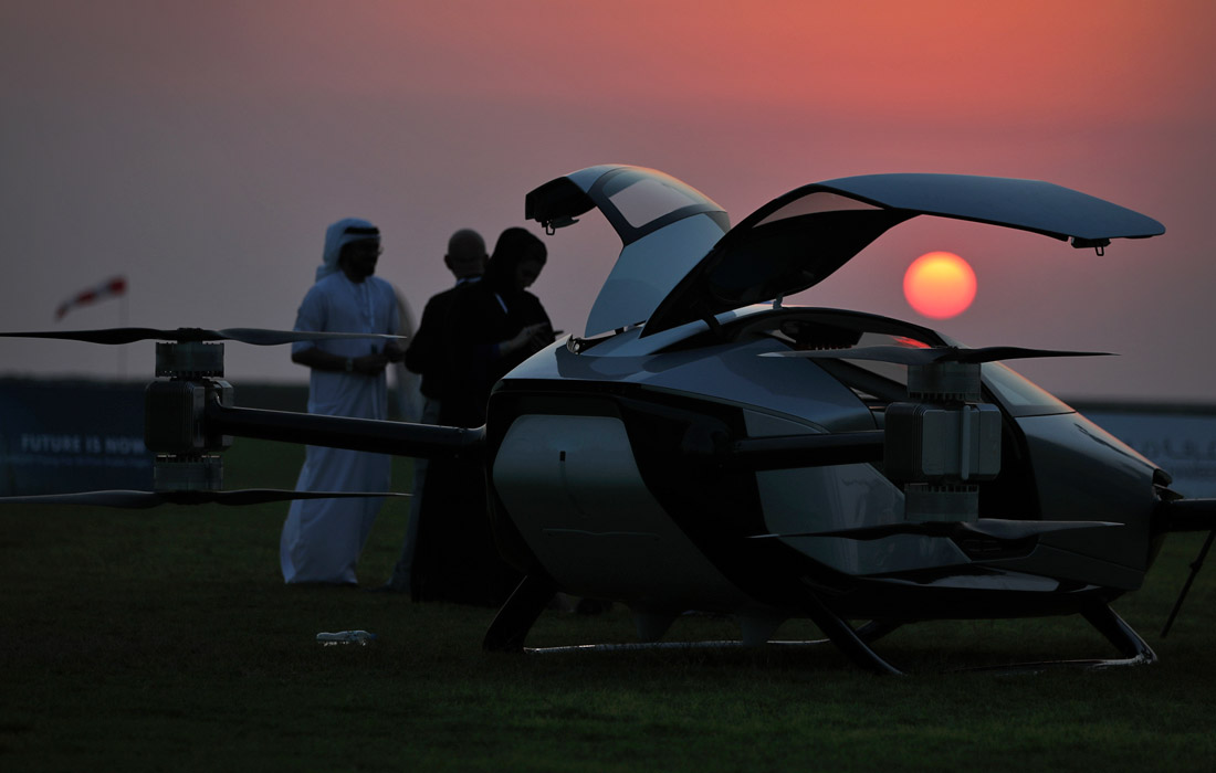 В Дубае состоялся первый публичный полет электрического автомобиля eVTOL X2